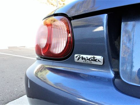 Used 2003 MAZDA MX-5 Miata UNAVAIL RWD image 27