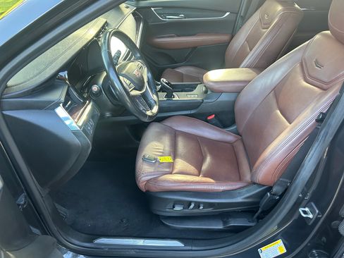 Used 2019 Cadillac XT5 AWD Luxury image 9