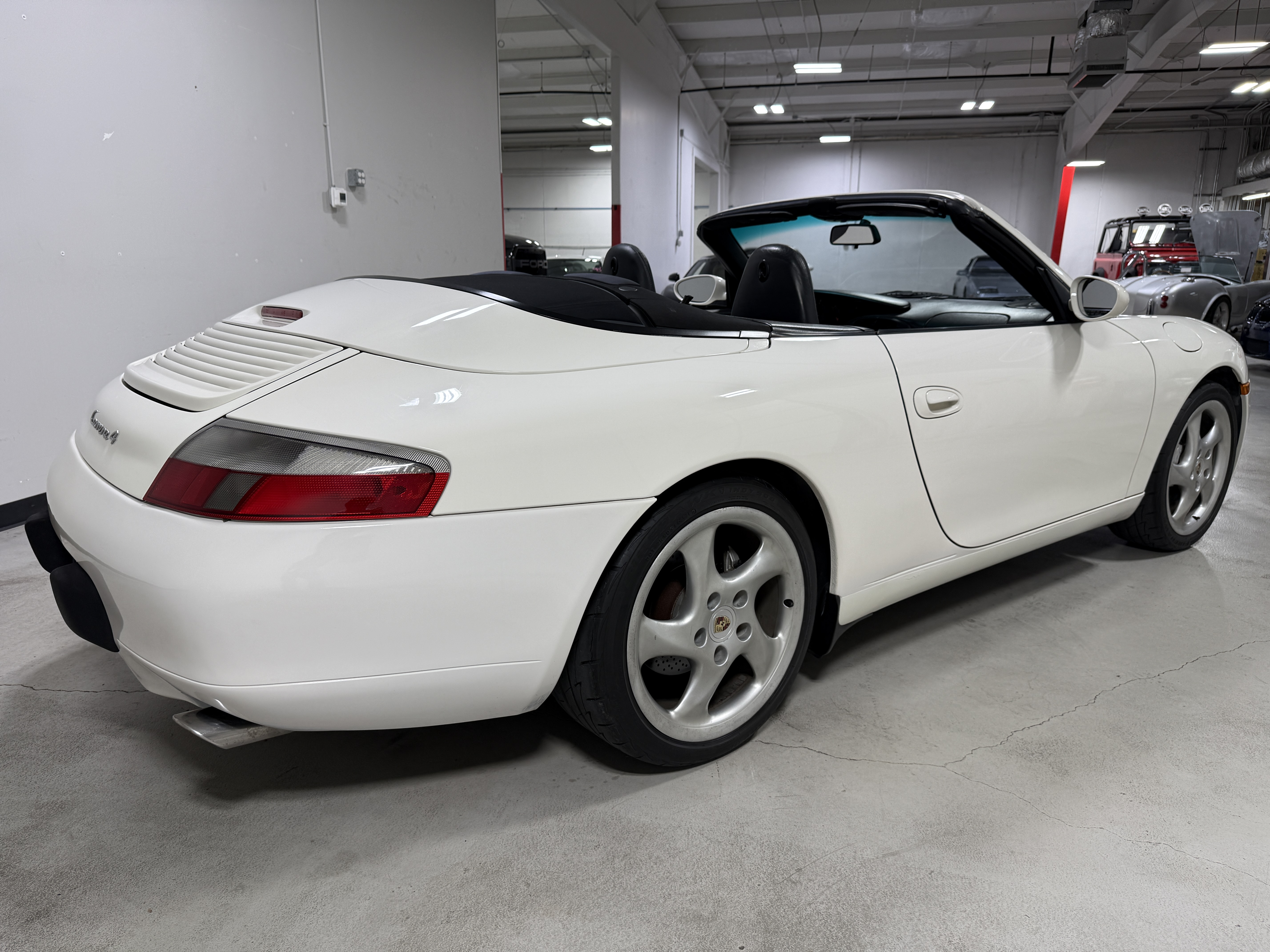 Used 2001 Porsche 911 Carrera 4 Cabriolet AWD/4WD image 4