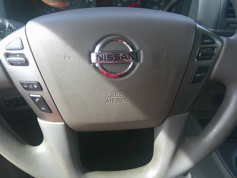 Used 2021 Nissan NV 2500 High Roof RWD image 12
