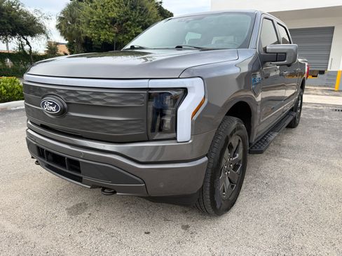 Used 2024 Ford F150 Lightning 4x4 SuperCrew Lariat image 15