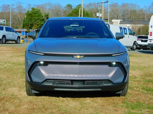 New 2026 Chevrolet Equinox EV LT image 8