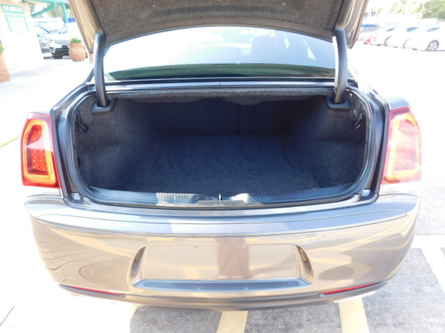 Used 2019 Chrysler 300 S AWD image 7