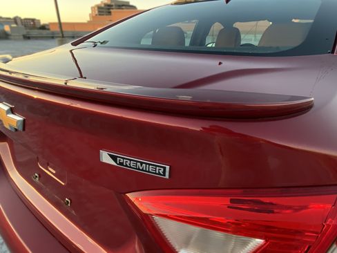 Used 2017 Chevrolet Cruze Premier image 20