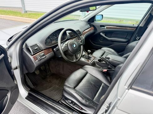 Used 2003 BMW 325i Sedan RWD image 13
