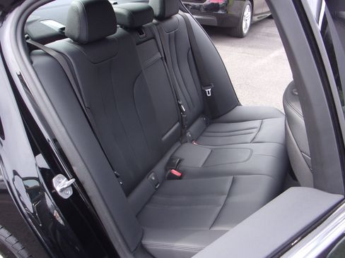 Used 2019 BMW 530i xDrive UNAVAIL AWD/4WD image 26