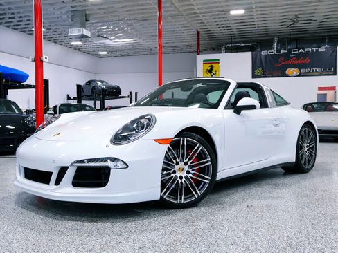 Used 2015 Porsche 911 Targa 4S image 3