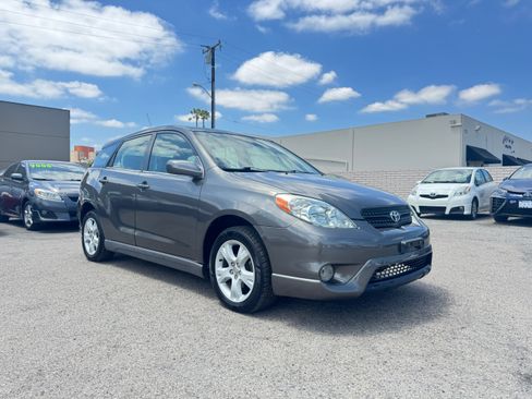 Used 2005 Toyota Matrix AWD image 10