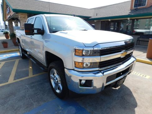 Used 2016 Chevrolet Silverado 2500 LT image 1