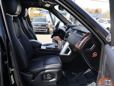 Used 2016 Land Rover Range Rover HSE image 15