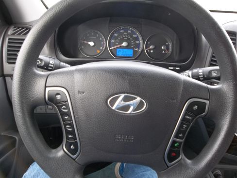 Used 2011 Hyundai Santa Fe GLS image 5
