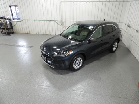 Used 2022 Ford Escape SE image 13