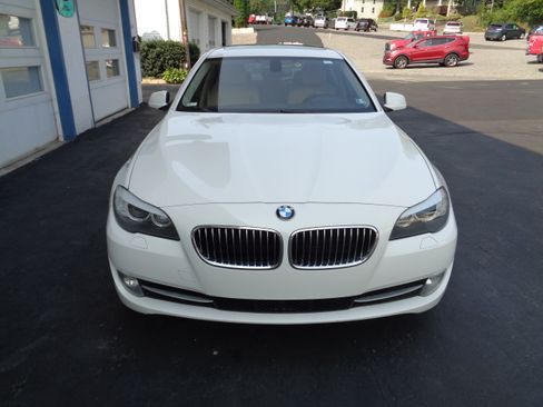 Used 2011 BMW 535i xDrive Sedan AWD/4WD image 6