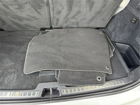 Used 2021 Volvo XC90 T6 Momentum image 50