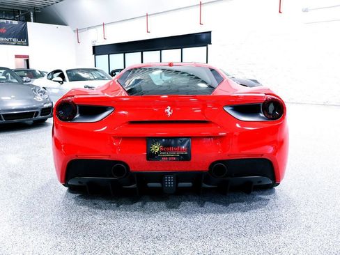 Used 2018 Ferrari 488 GTB image 13