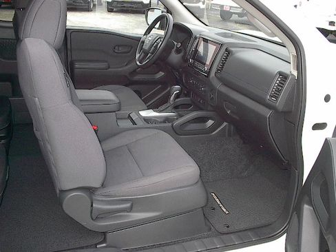 Used 2024 Nissan Frontier S RWD image 12