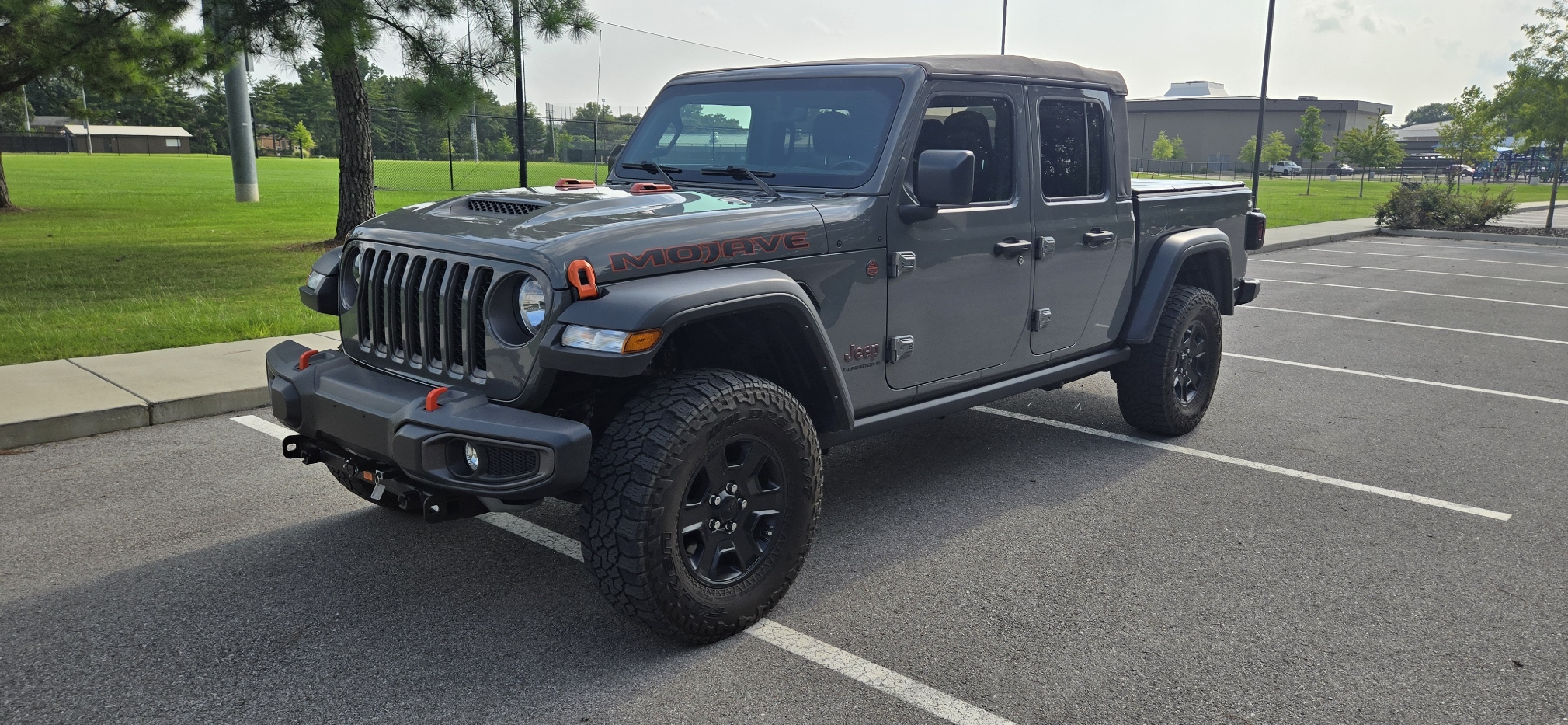 Used 2023 Jeep Gladiator Mojave AWD/4WD image 1