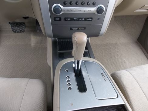 Used 2011 Nissan Murano S image 12