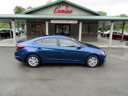 Used 2020 Hyundai Elantra SE Sedan FWD image 1