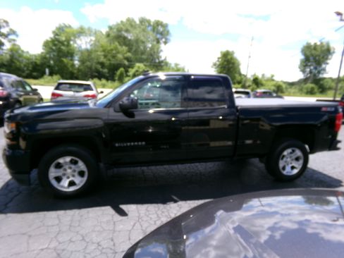 Used 2016 Chevrolet Silverado 1500 4x4 Double Cab LT image 2