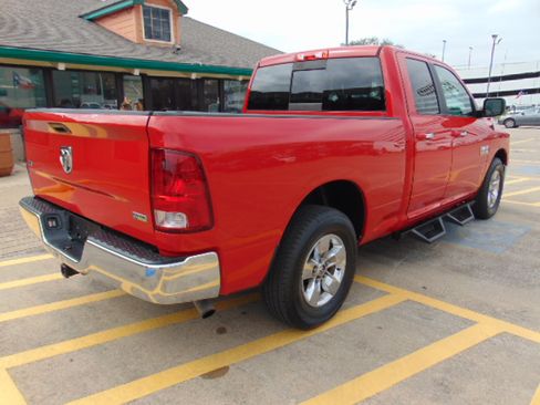 Used 2017 RAM 1500 SLT image 8