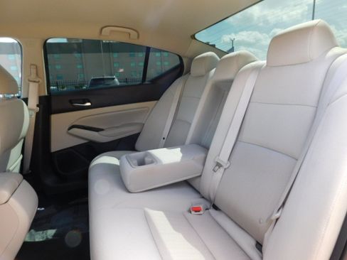 Used 2021 Nissan Altima 2.5 SV FWD image 19