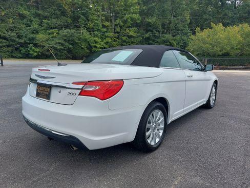 Used 2011 Chrysler 200 Touring image 13
