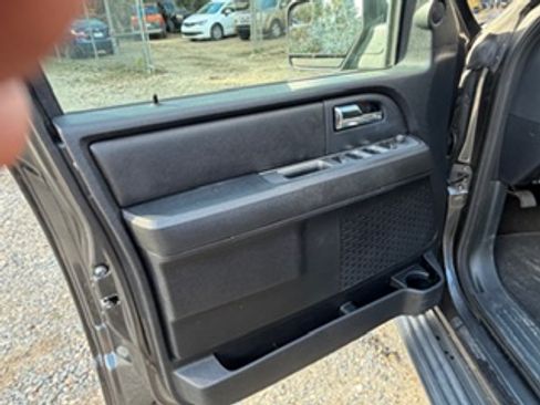 Used 2017 Ford Expedition EL XL image 19