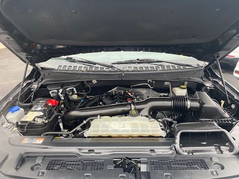 Used 2022 Ford Expedition Limited image 28