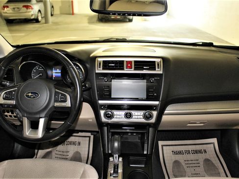 Used 2016 Subaru Outback 2.5i Premium AWD/4WD image 17