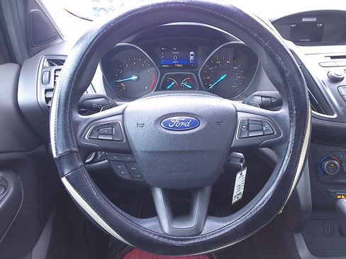 Used 2017 Ford Escape SE FWD image 29