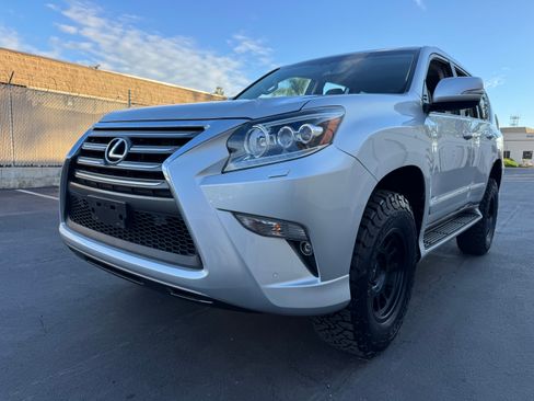 Used 2018 Lexus GX 460 image 6