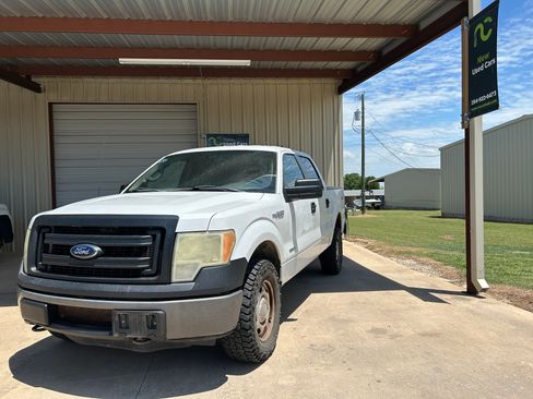 Used 2013 Ford F150 4x4 SuperCrew image 2