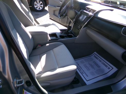 Used 2016 Toyota Camry LE image 17