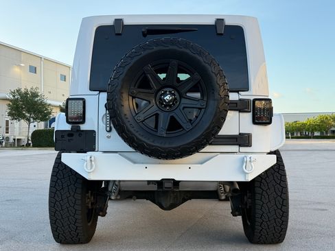 Used 2015 Jeep Wrangler 4WD Unlimited Sahara image 41