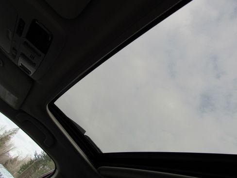 Used 2017 Subaru Outback 2.5i Limited image 17