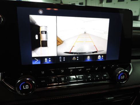 Used 2023 Chevrolet Colorado Z71 image 35