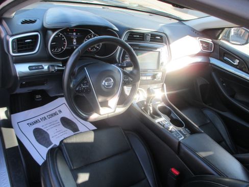 Used 2022 Nissan Maxima 3.5 SV image 4