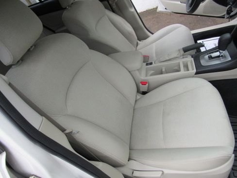 Used 2013 Subaru XV Crosstrek 2.0i Premium AWD/4WD image 17