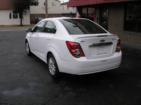 Used 2014 Chevrolet Sonic LT Sedan FWD image 4