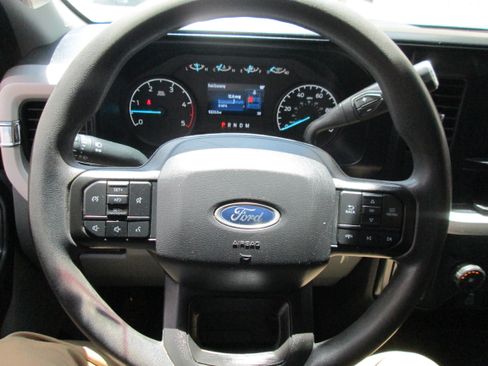 Used 2023 Ford F250 4x4 SuperCab Super Duty image 2