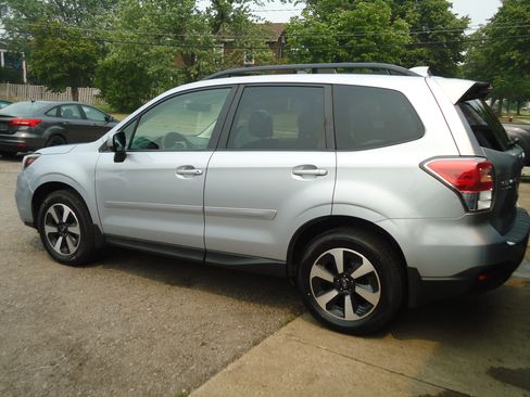 Used 2018 Subaru Forester 2.5i Premium AWD/4WD image 6