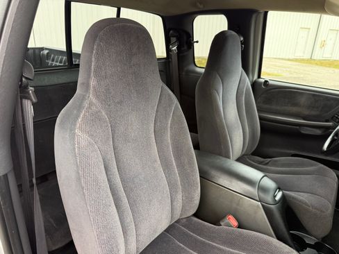 Used 2000 Dodge Dakota Sport RWD image 64