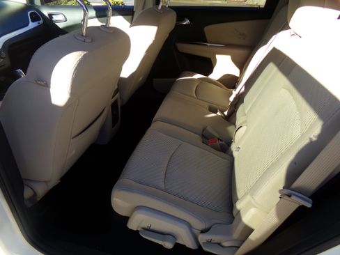 Used 2014 Dodge Journey SXT image 14