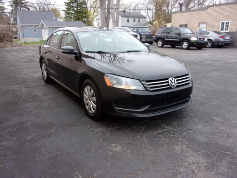 Used 2013 Volkswagen Passat 2.5 S image 3