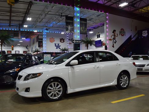 Used 2010 Toyota Corolla S image 3