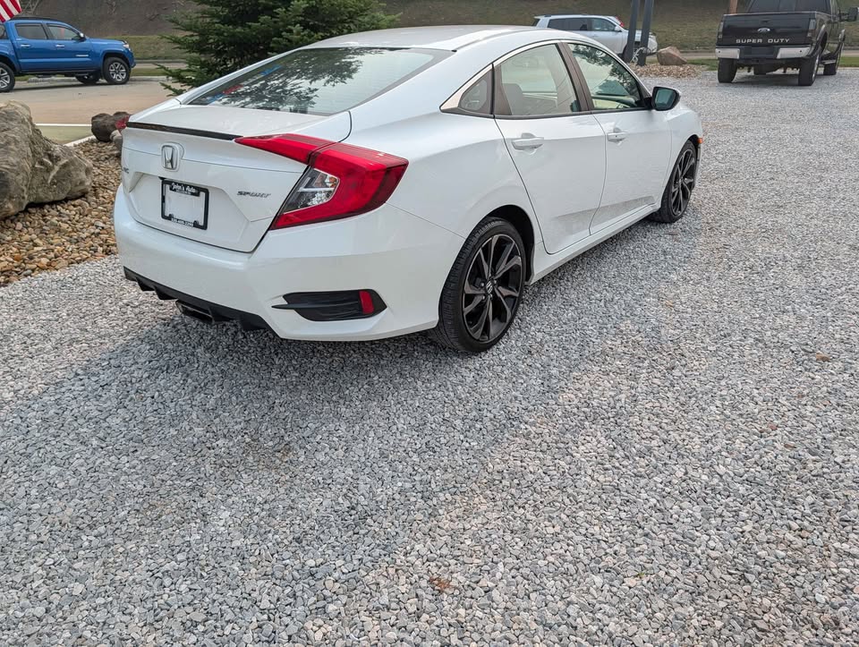 Used 2019 Honda Civic Sport Sedan image 5