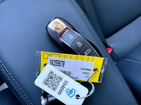 Used 2025 Porsche 718 Cayman RWD image 15
