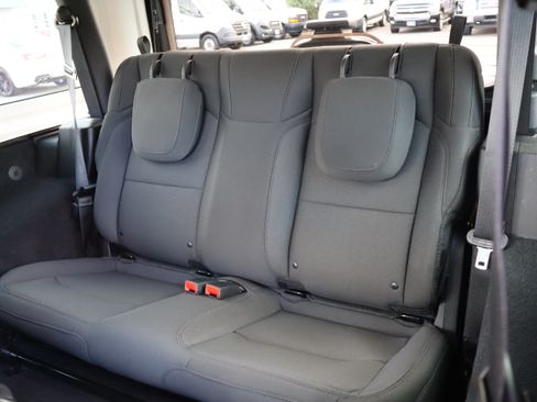 Used 2021 Jeep Wrangler Sport S image 15