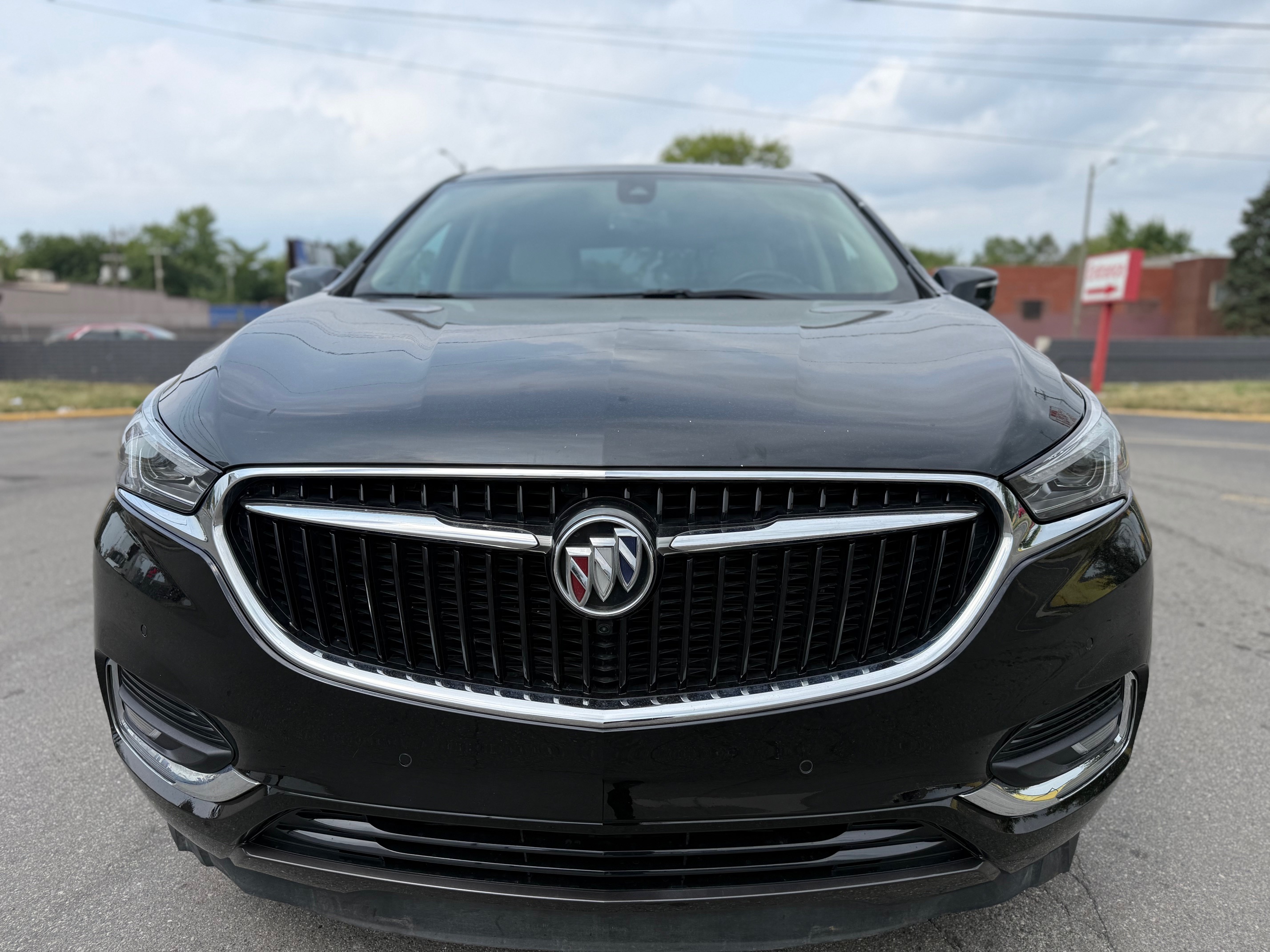Used 2019 Buick Enclave AWD Premium image 2